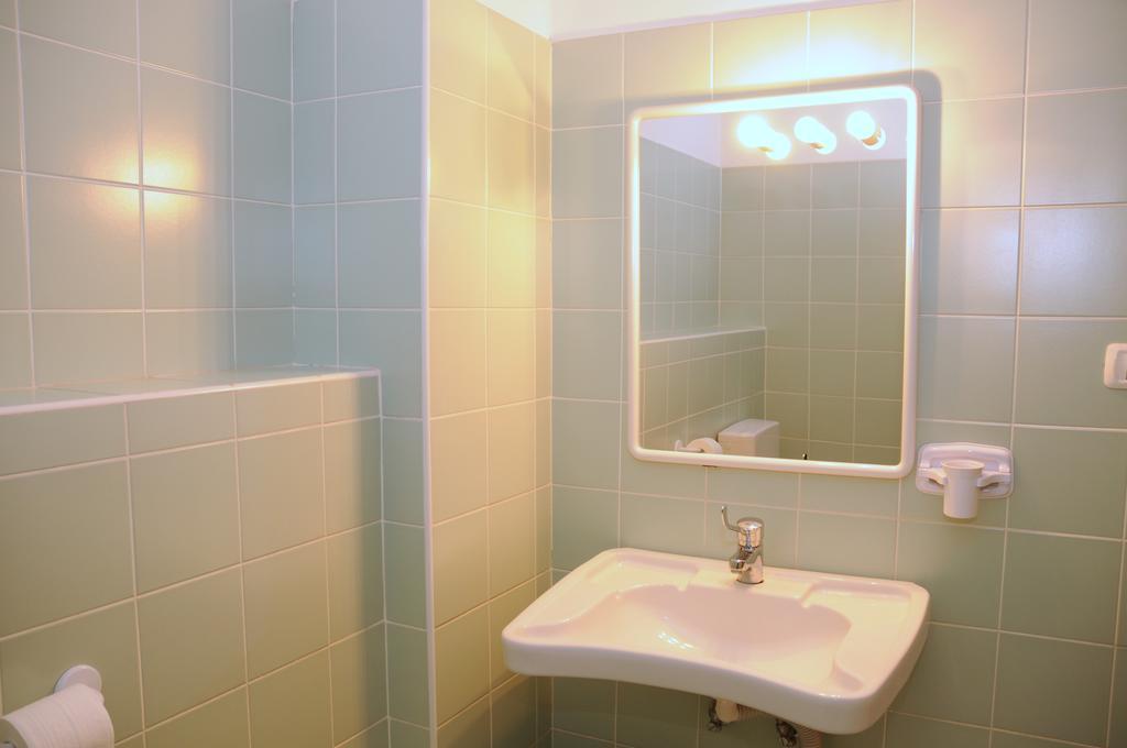Hotel Oasi Муджа Екстер'єр фото