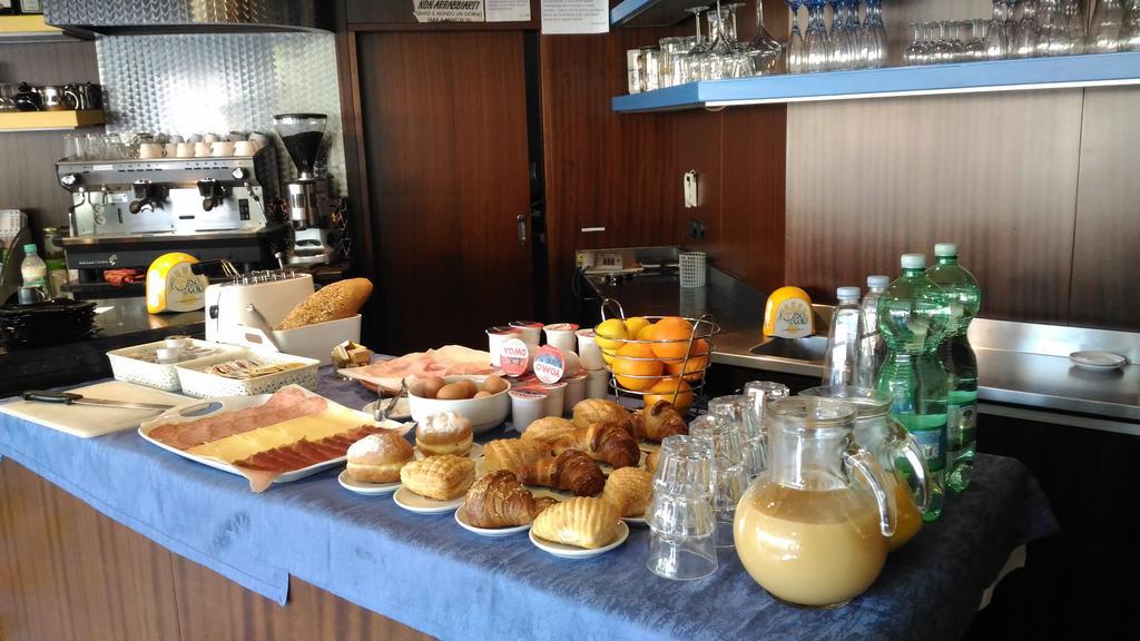 Hotel Oasi Муджа Екстер'єр фото