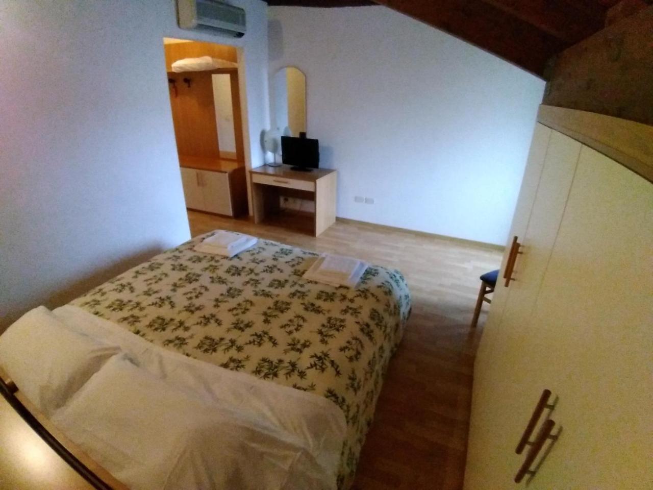 Hotel Oasi Муджа Екстер'єр фото