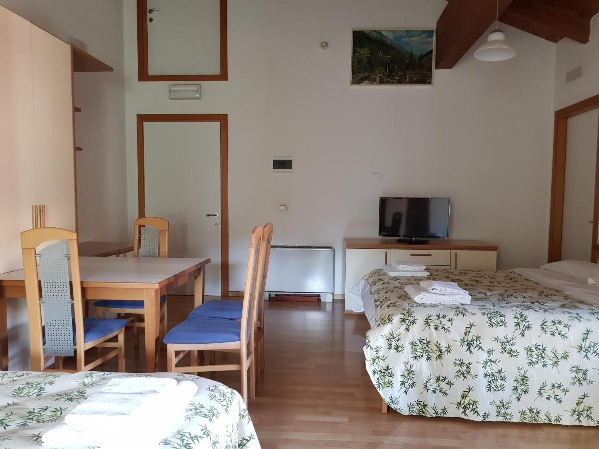 Hotel Oasi Муджа Екстер'єр фото