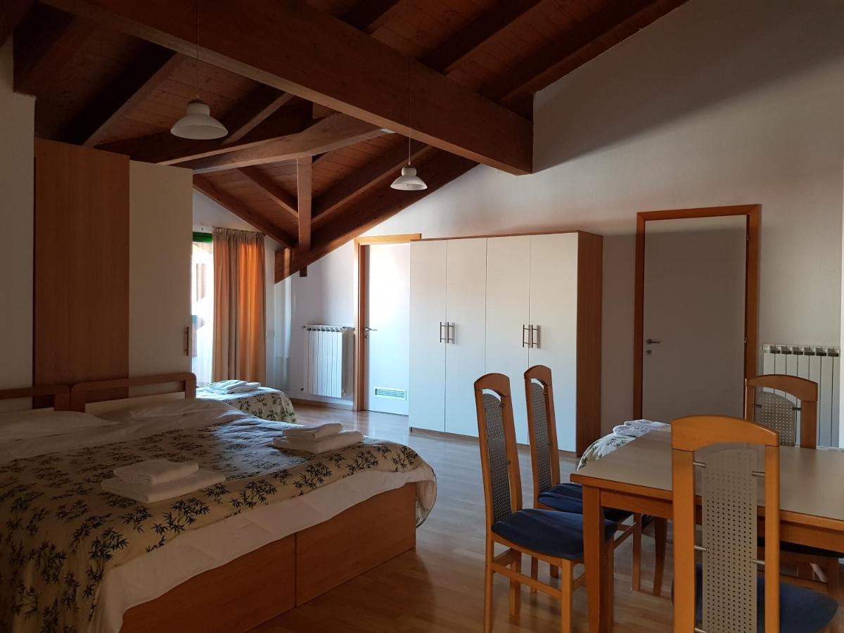 Hotel Oasi Муджа Екстер'єр фото